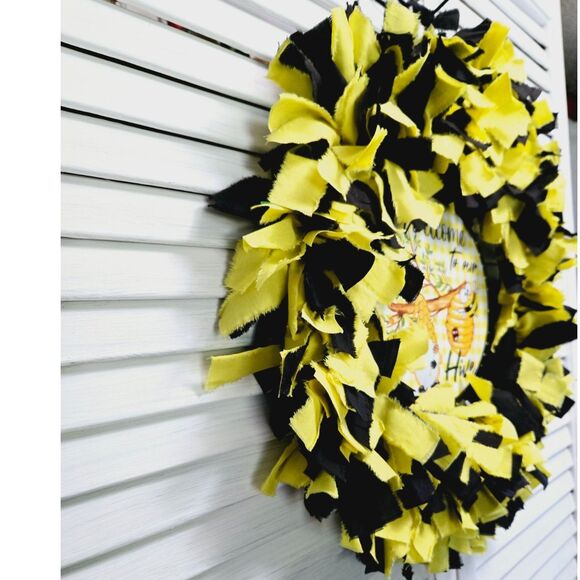 Hand Crafted Black & Yellow Fabric Rag Wreath, Welcome To Our Hive Wreath 18" - Picture 4 of 7